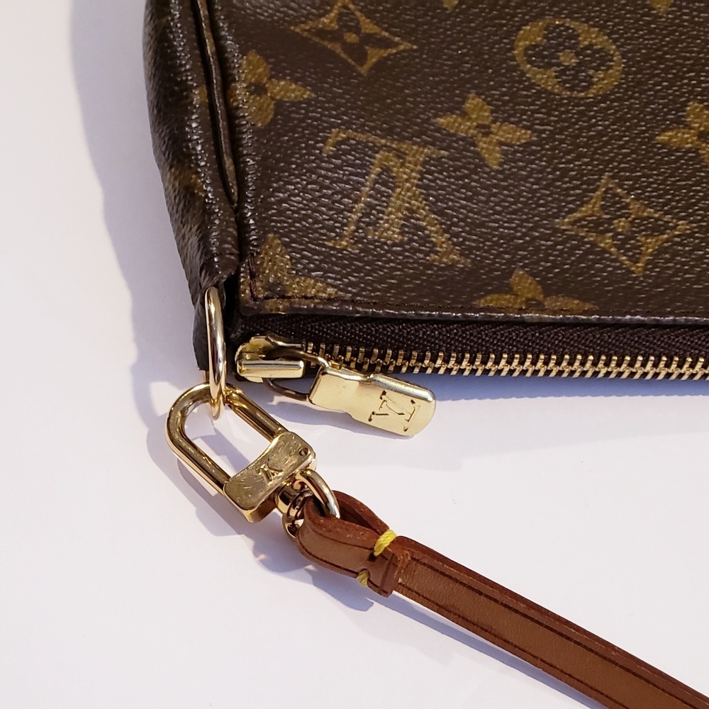 Louis Vuitton | Monogram Canvas Pochette Bag - Picture 3 of 8